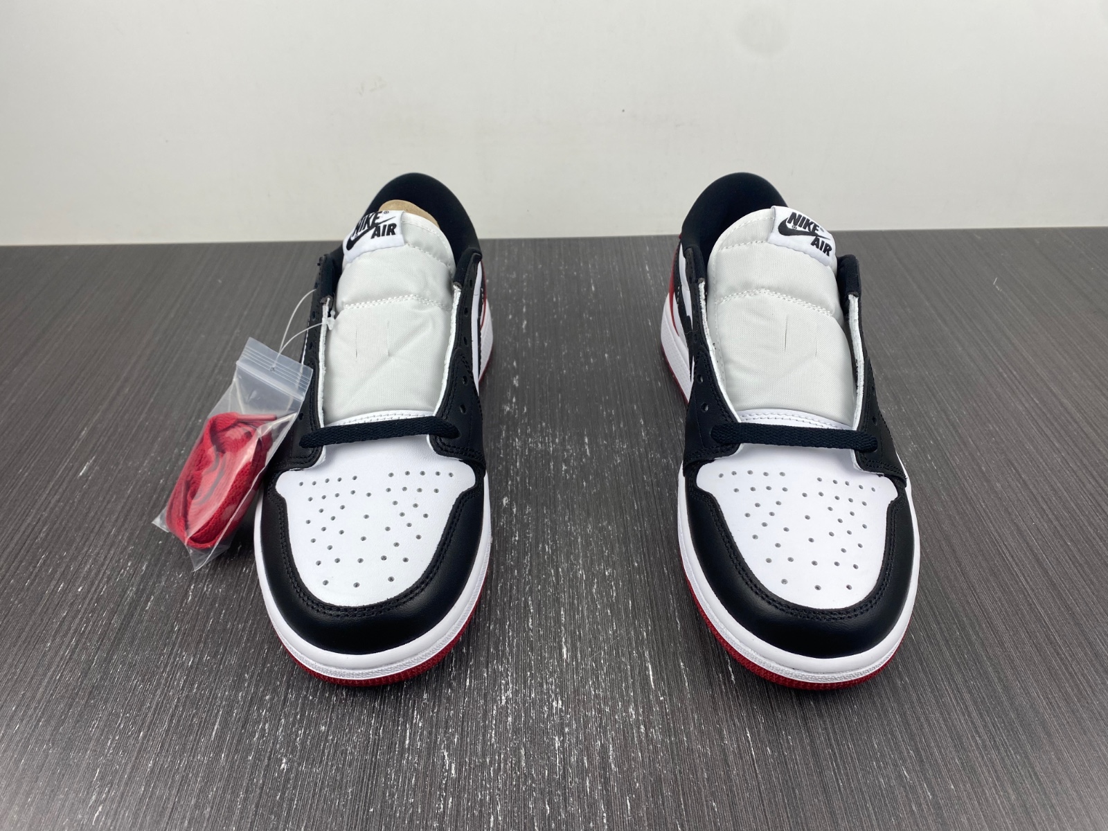 Air Jordan 1 Low OG “Black Toe”