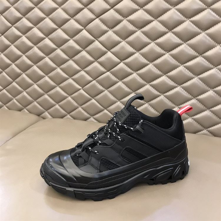 BURBERRY UNION VINTAGE SNEAKERS – BBR004