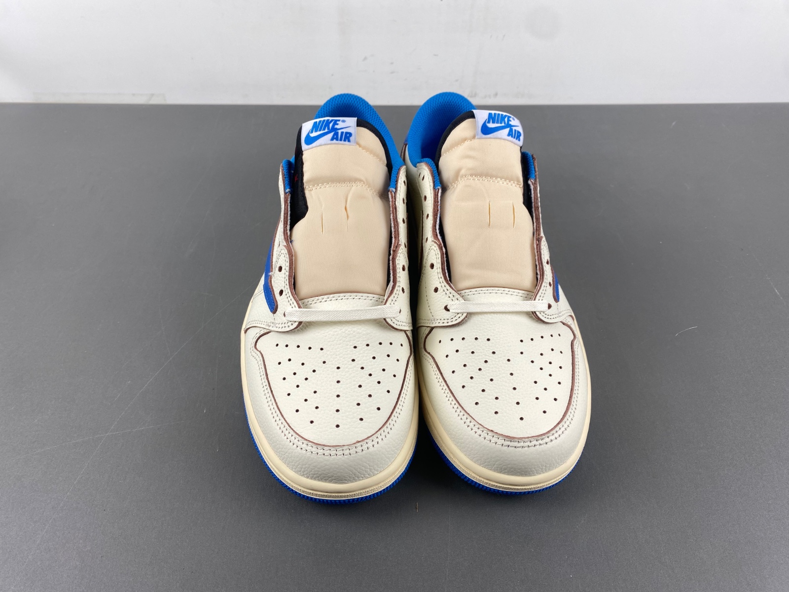 Travis Scott x Air Jordan 1 White Blue Fragment (2025)