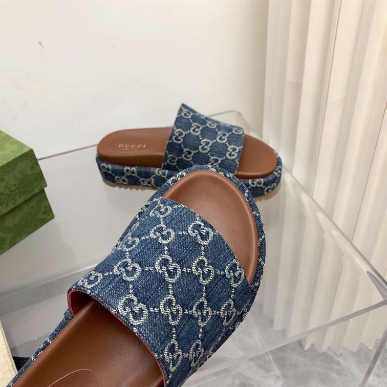 GUCCI ANGELINA LOGO-JACQUARD COATED-CANVAS PLATFORM SLIDES – GSL024