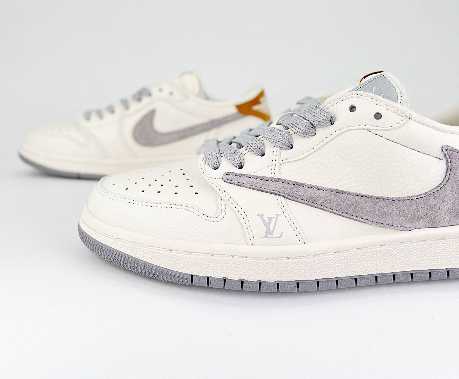 Travis Scott x Air Jordan 1 Retro Low Custom