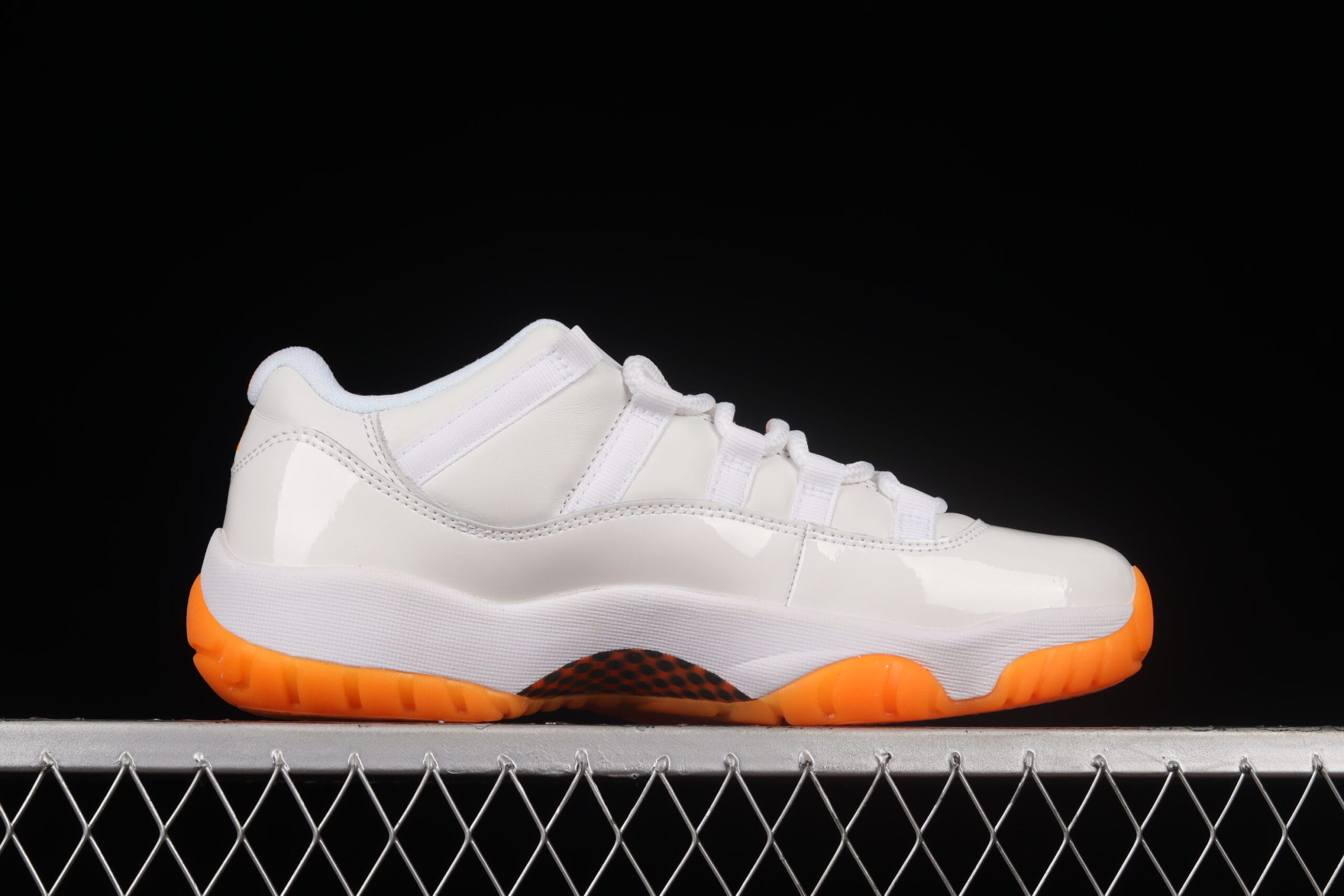 Air Jordan 11 Retro Low, Citrus
