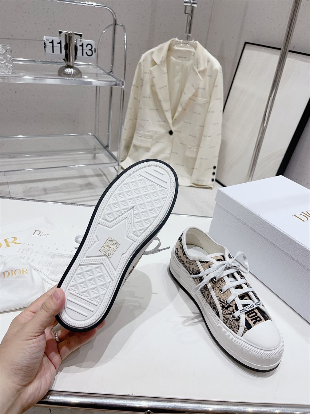 DIOR WALK’N’DIOR PLATFORM SNEAKER – DO111