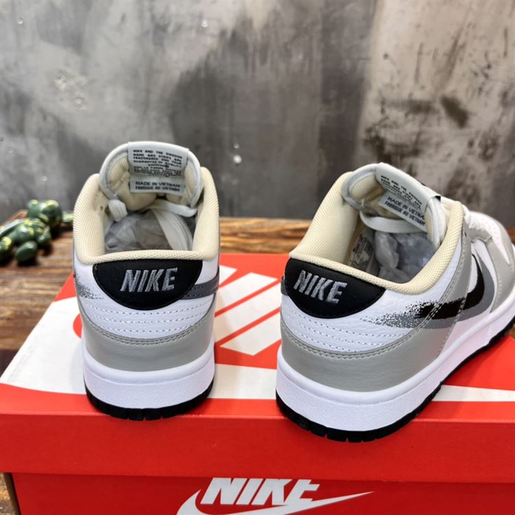 NIKE SB DUNK LOW SNEAKER – NSN016