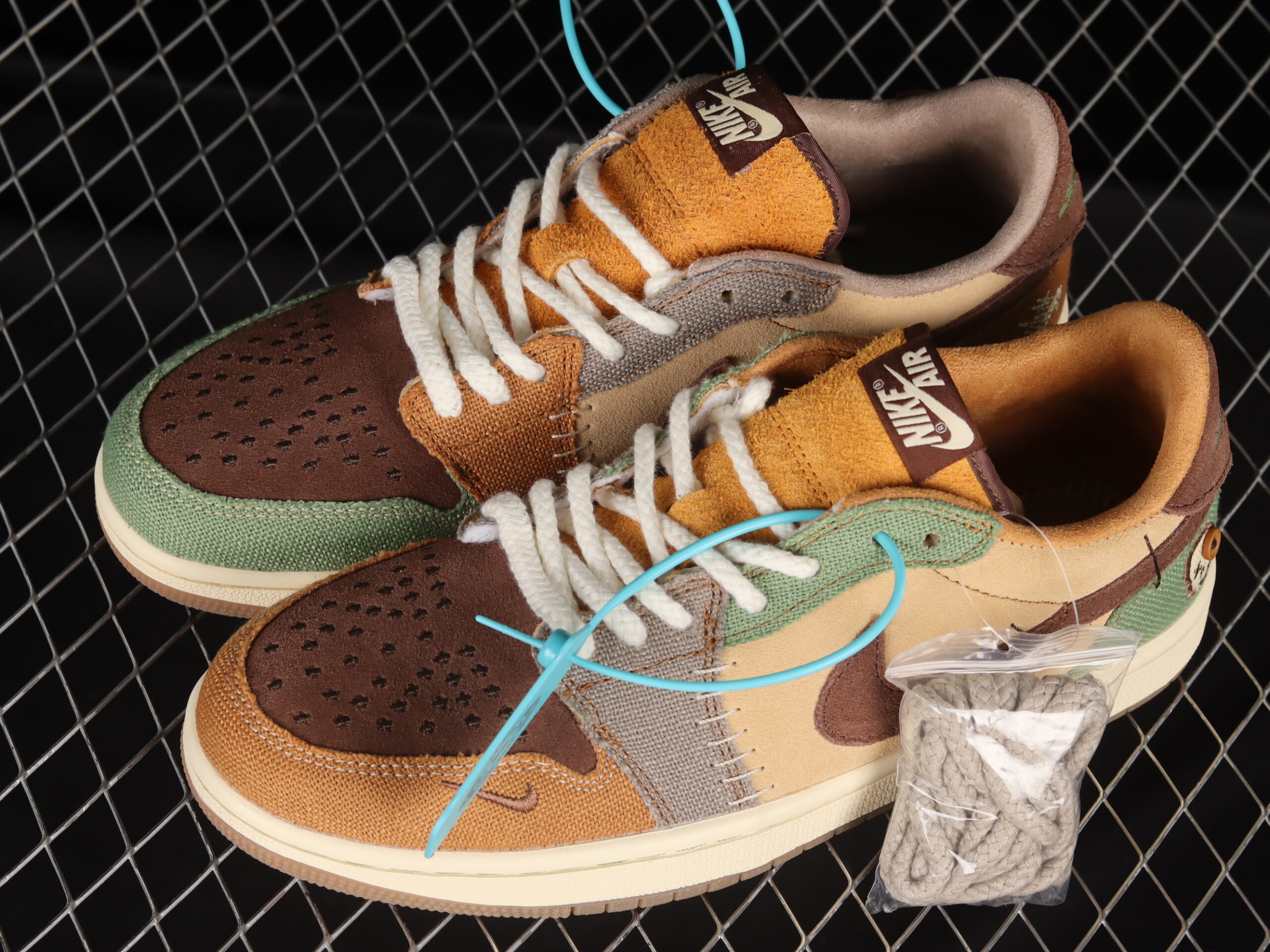 Jordan 1 Retro Low OG Zion Williamson Voodoo