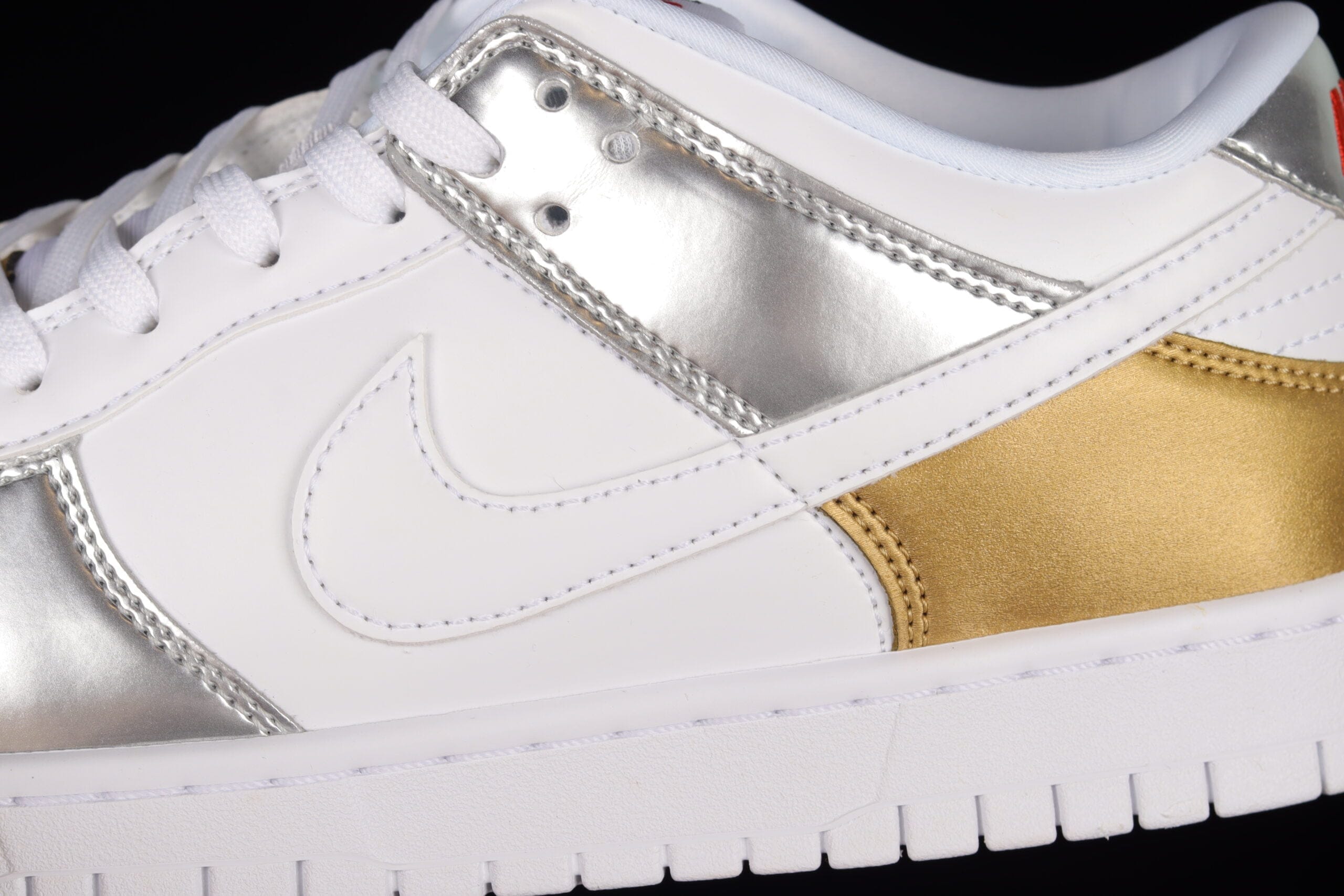 Nike Dunk Low Metallic Heirloom (W)