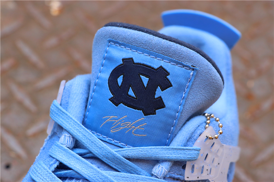 Air Jordan 4 Retro UNC PE
