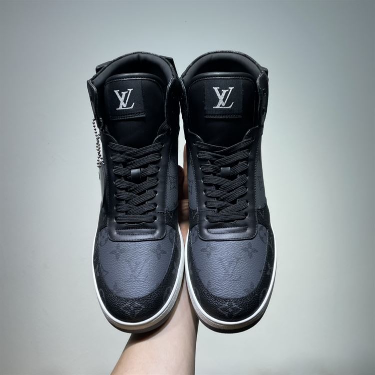 LOUIS VUITTON RIVOLI BOOTS – LVS104