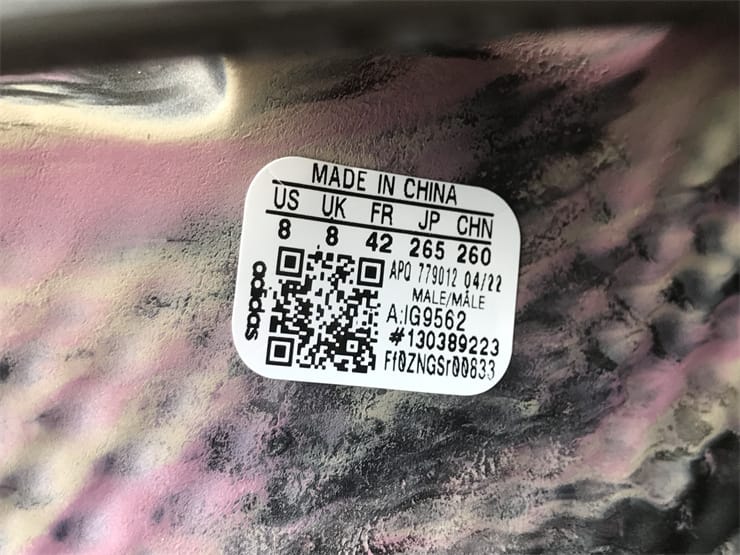 Yeezy Foam Runner”MX Carbon”