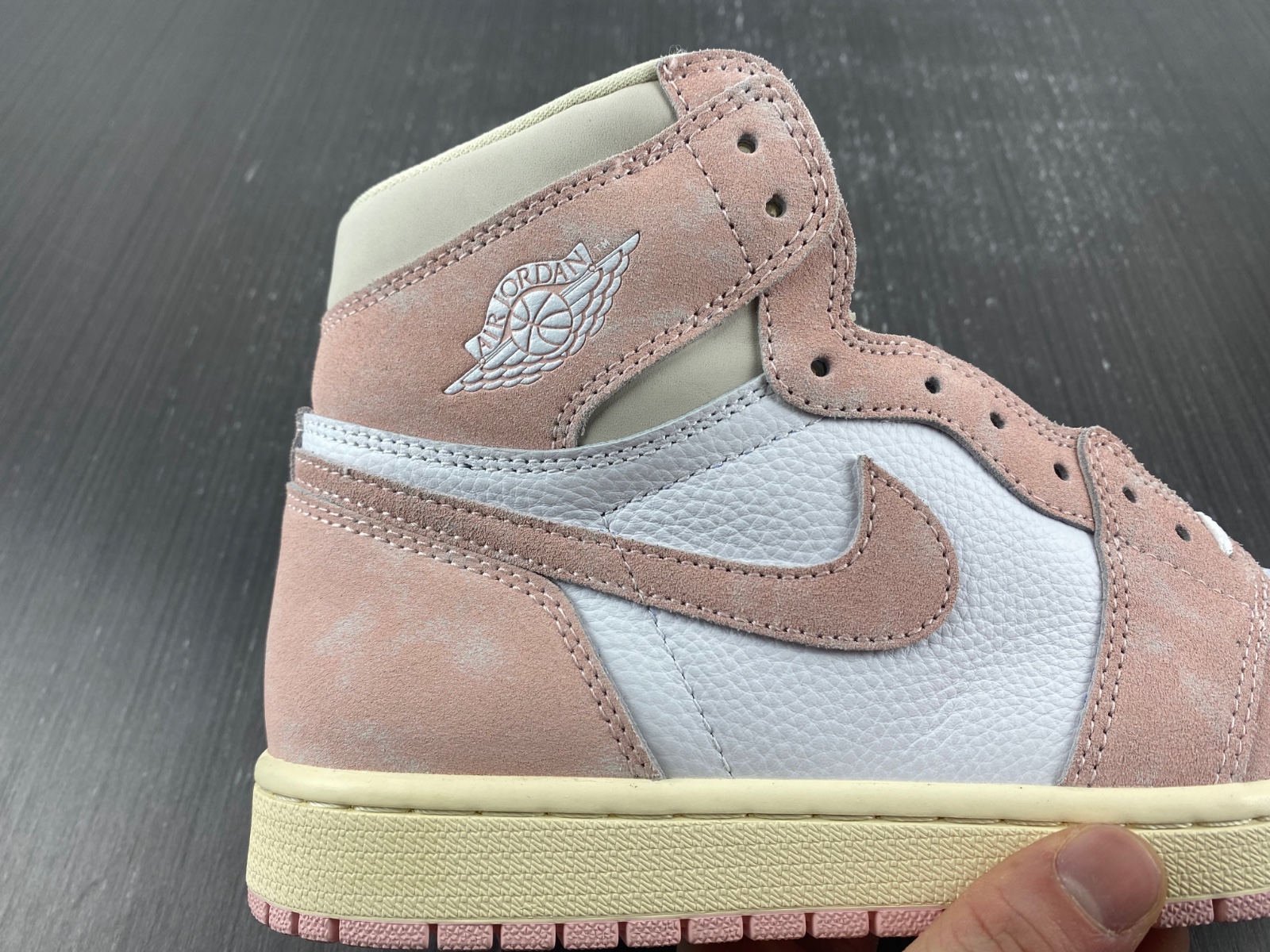 Air Jordan 1 Retro High OG “Washed Pink”