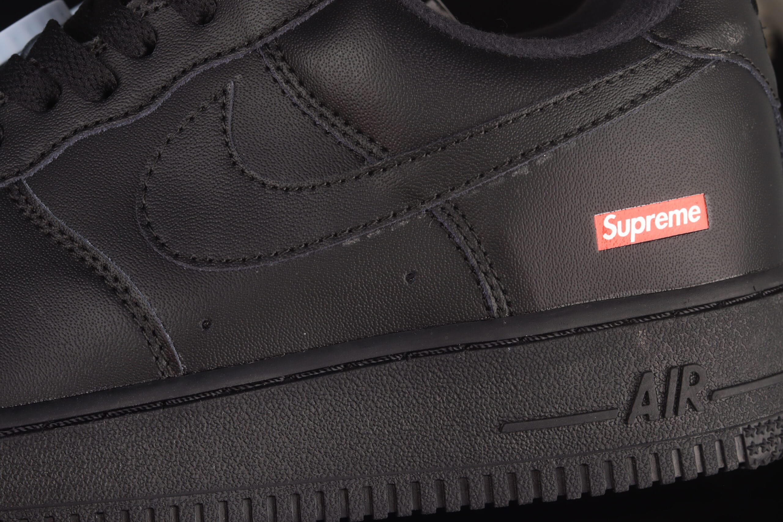 Nike Air Force 1 Low Supreme Black