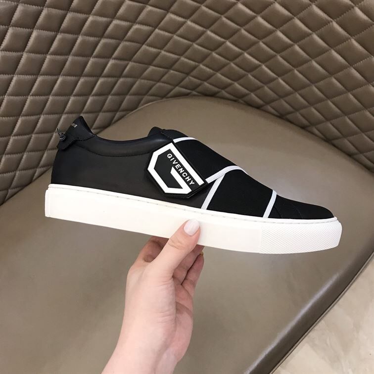 GIVENCHY ELASTICATED LOGO STRAP SNEAKERS – GVC005