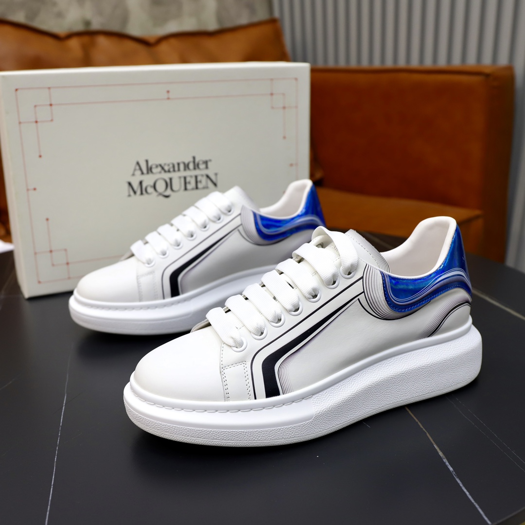 Alexander McQueen's classic star hit all-match white shoes
