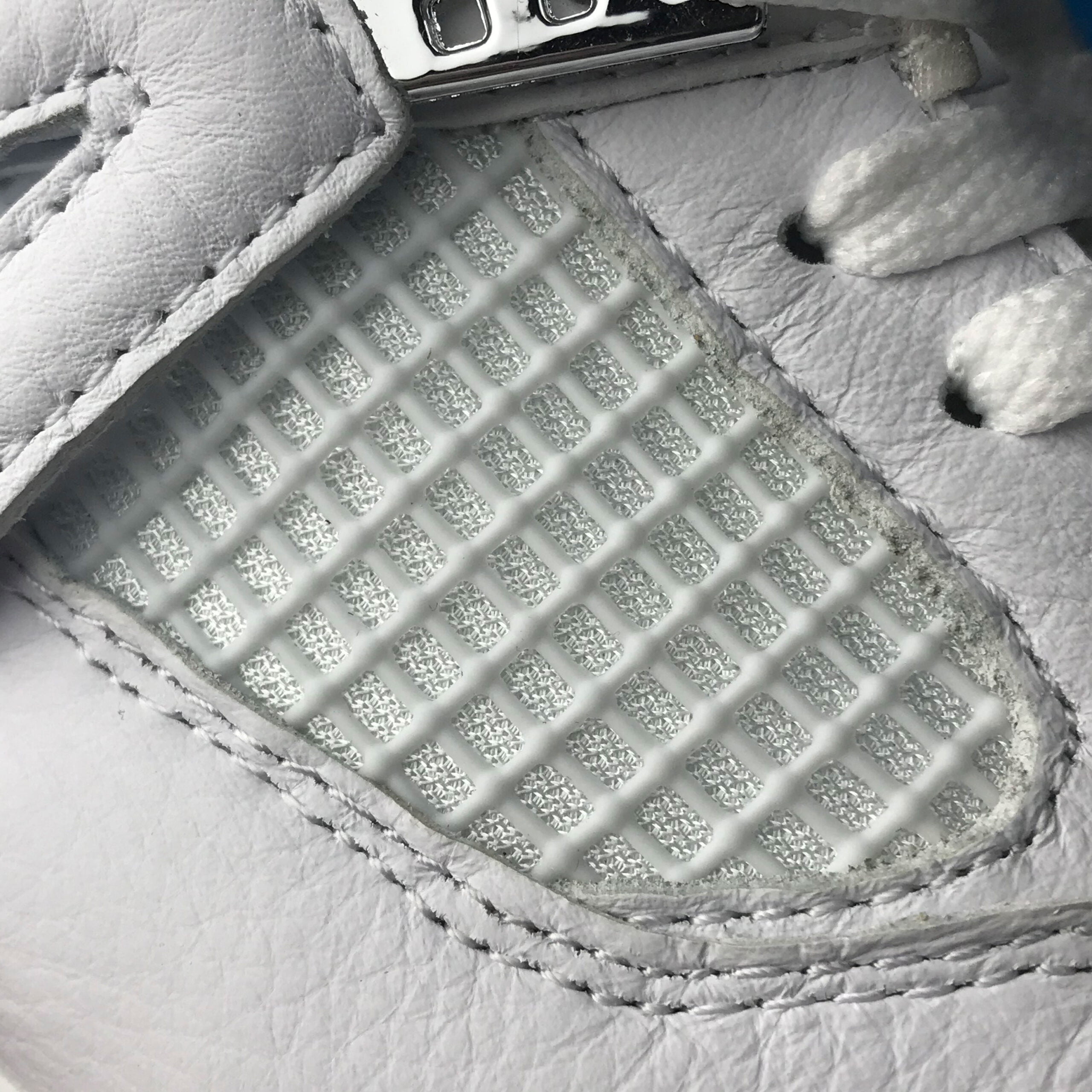 Air Jordan 4 Retro Pure Money