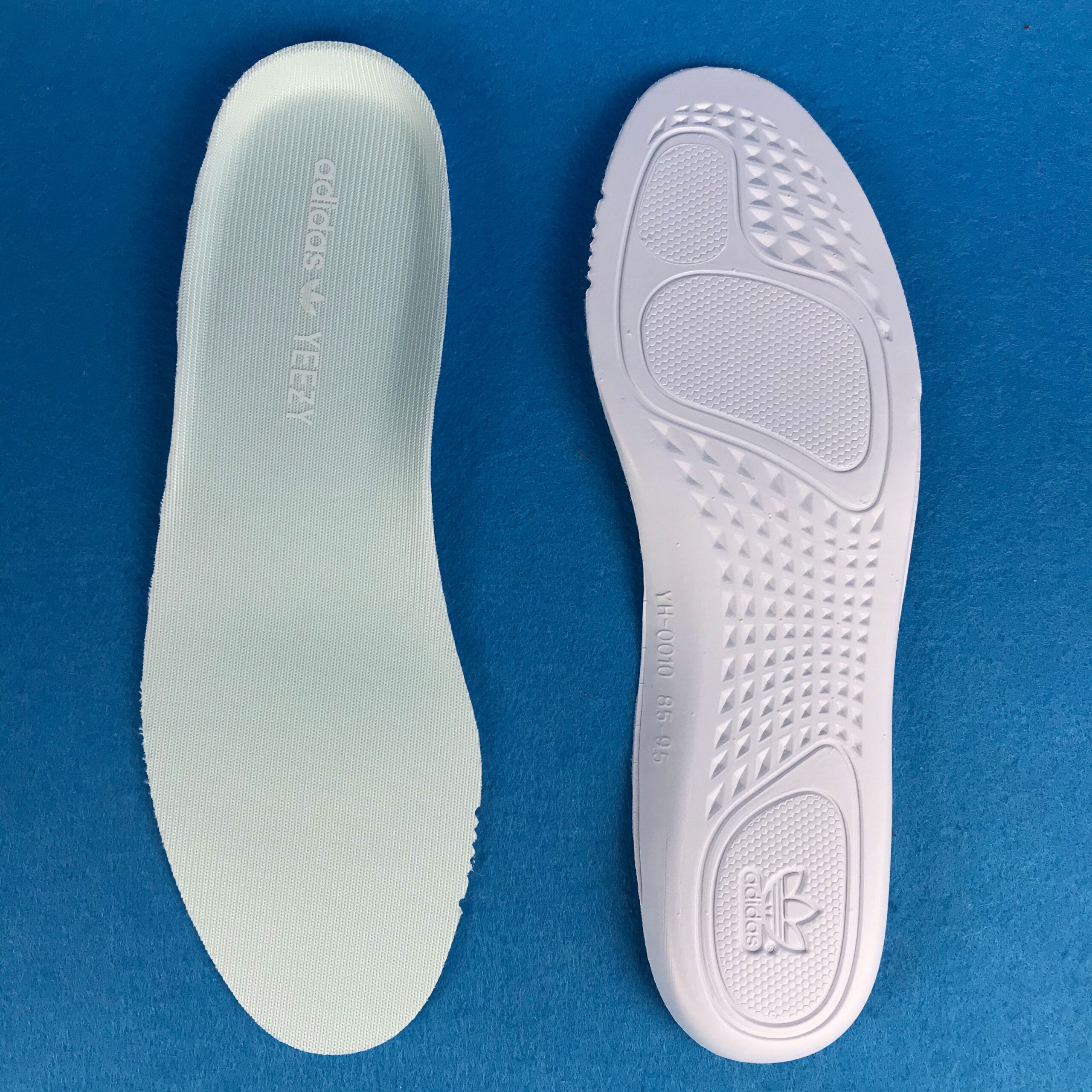 Adidas Yeezy Boost 350V2 “Cloud White”