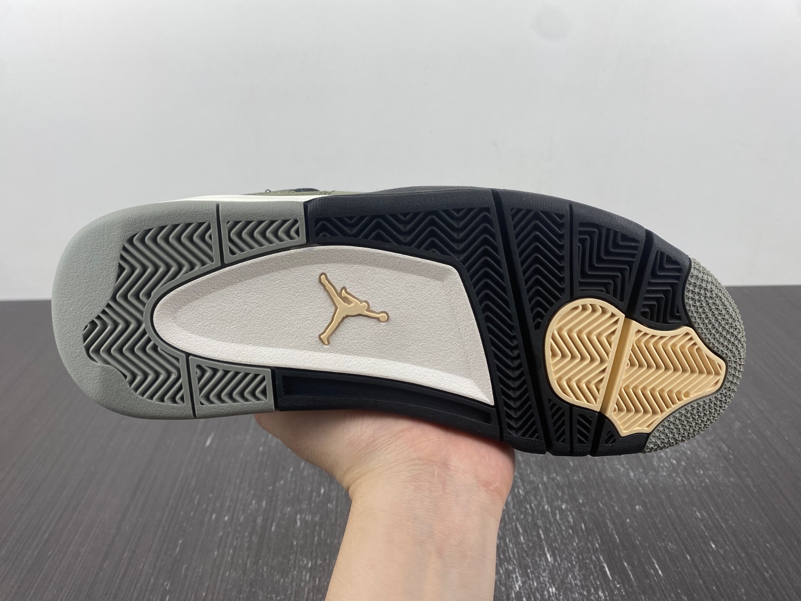 Air Jordan 4 Craft Medium Olive