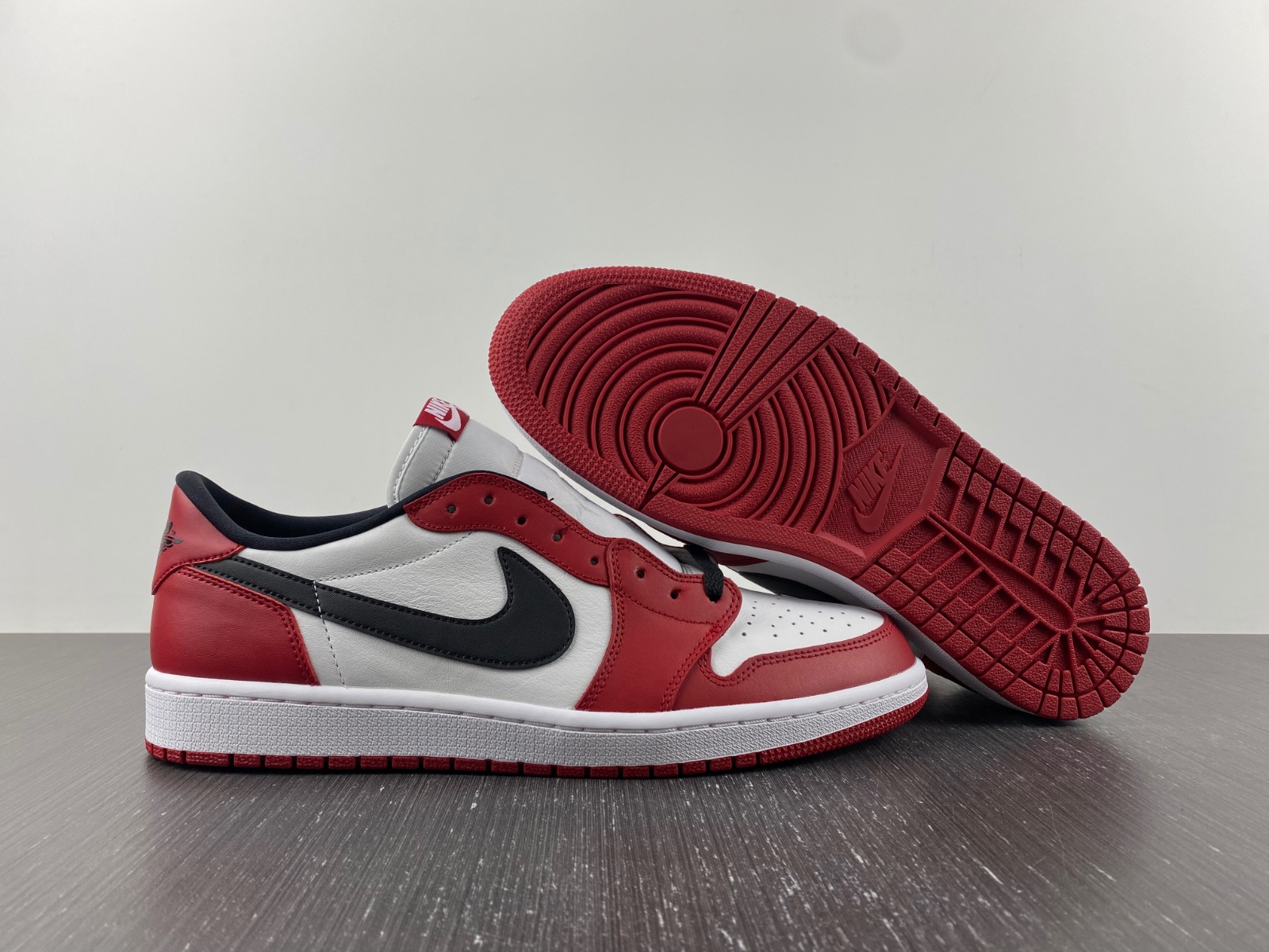 Jordan 1 Retro Low Chicago (2016)