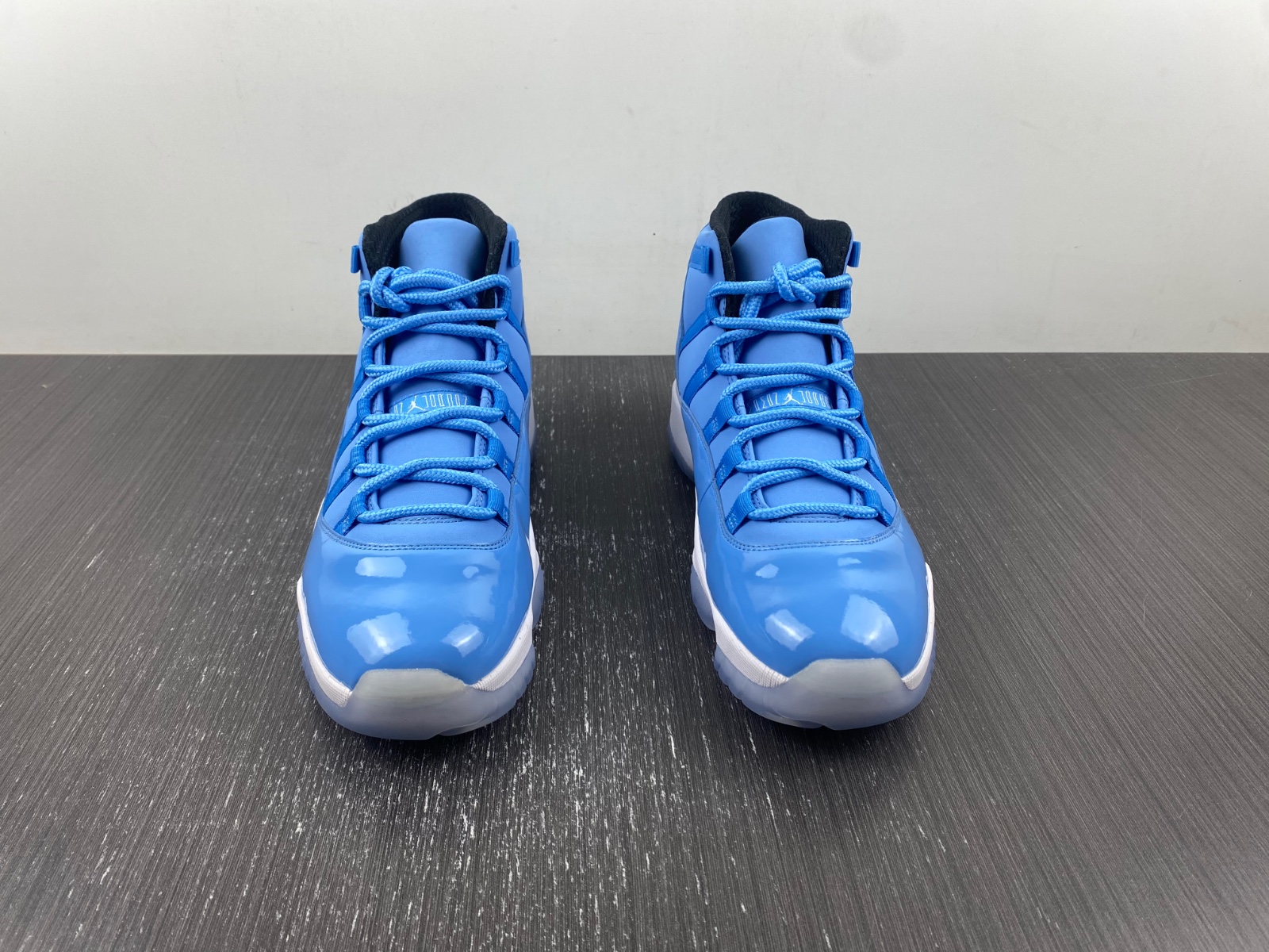 Air Jordan 11 Retro ‘Pantone’