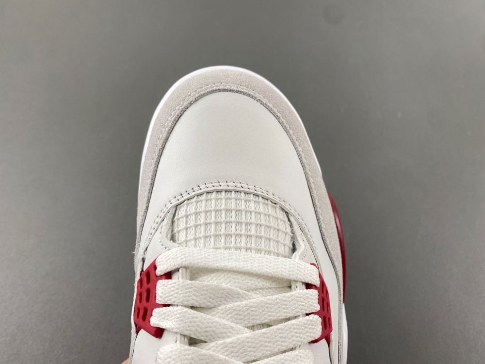 Jordan 4 Retro SB Varsity Red