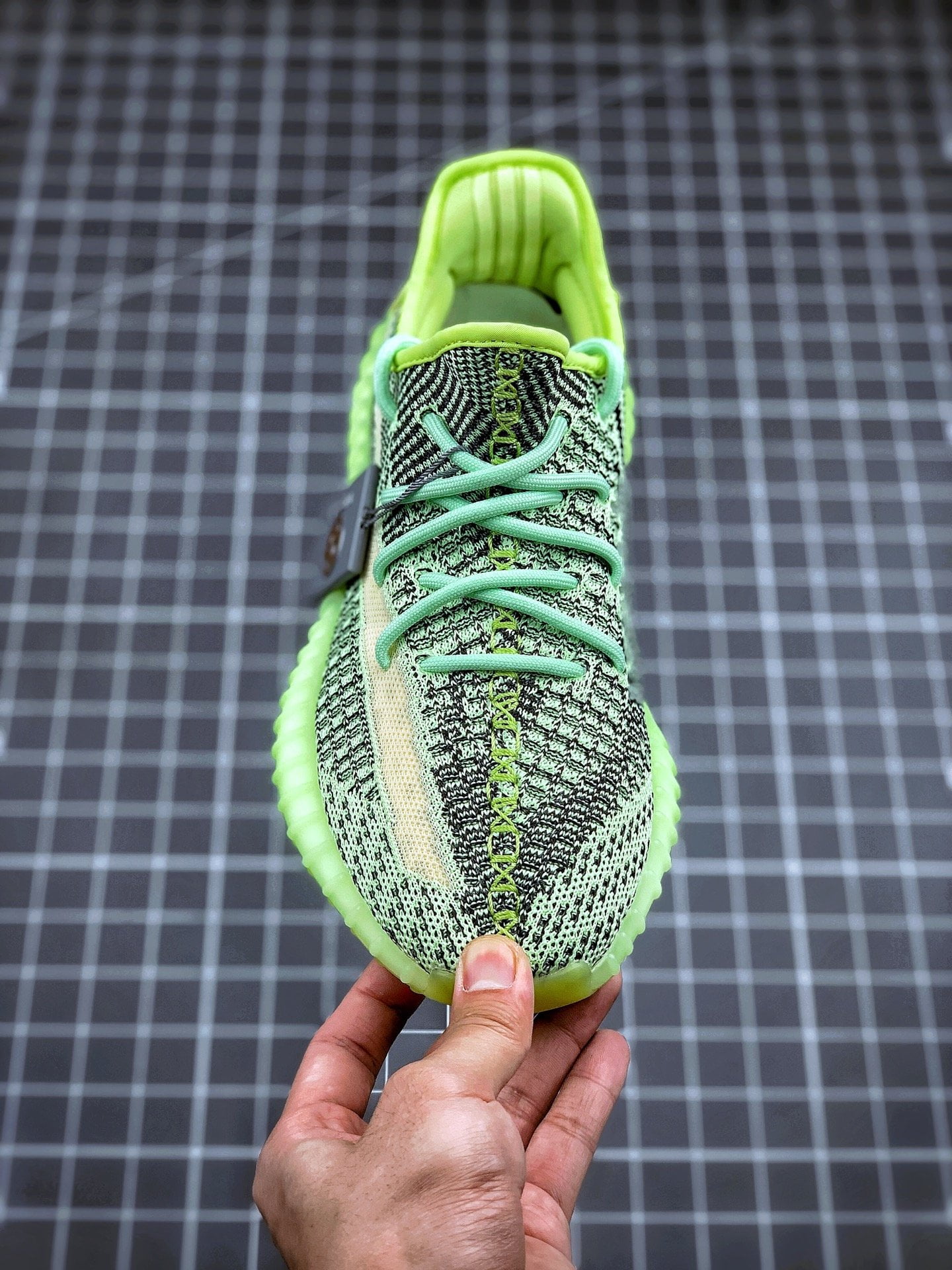 Adidas Yeezy Boost 350 V2 Yeezreel