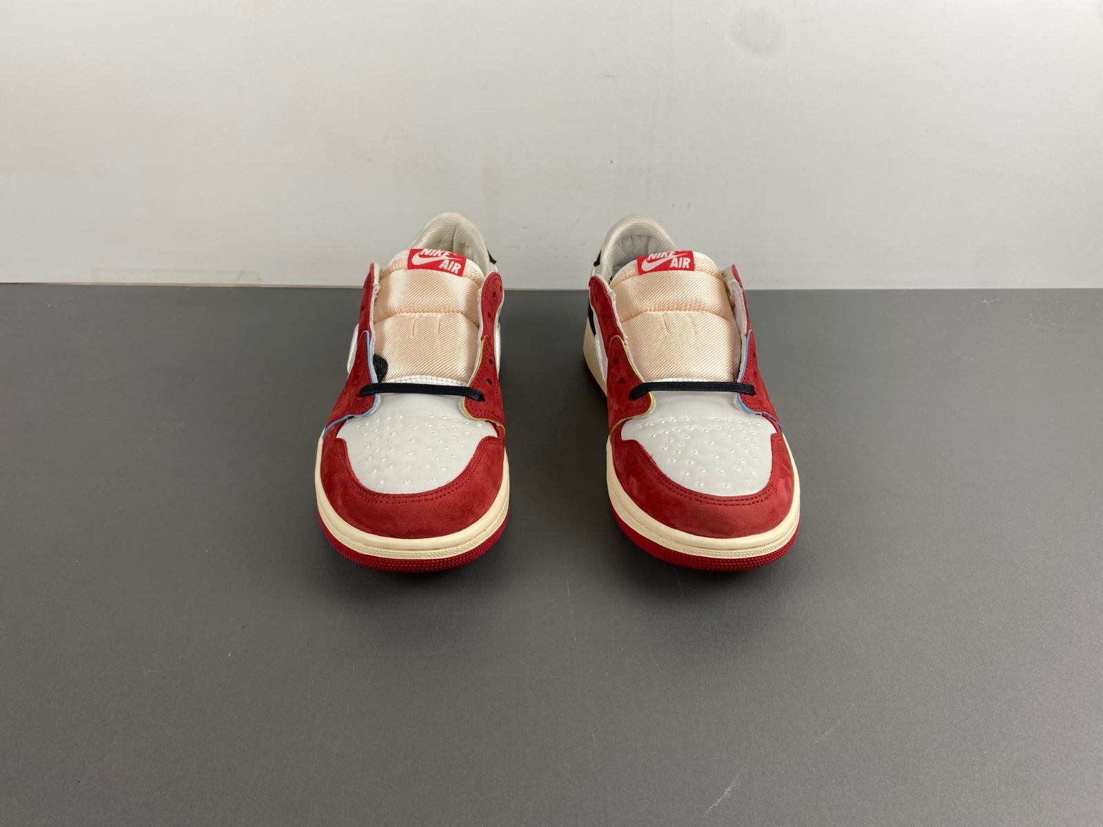 Jordan 1 Retro Low OG Trophy Room Rookie Card Home