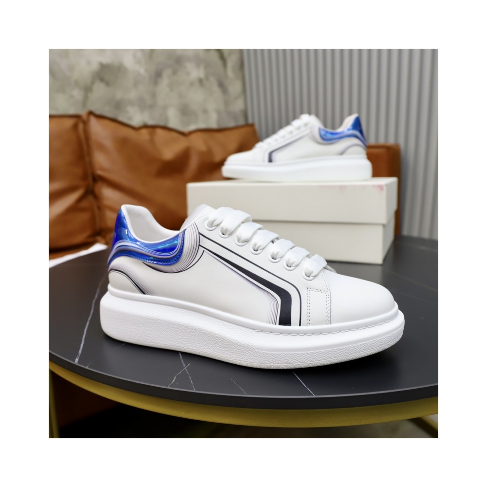 Alexander McQueen's classic star hit all-match white shoes
