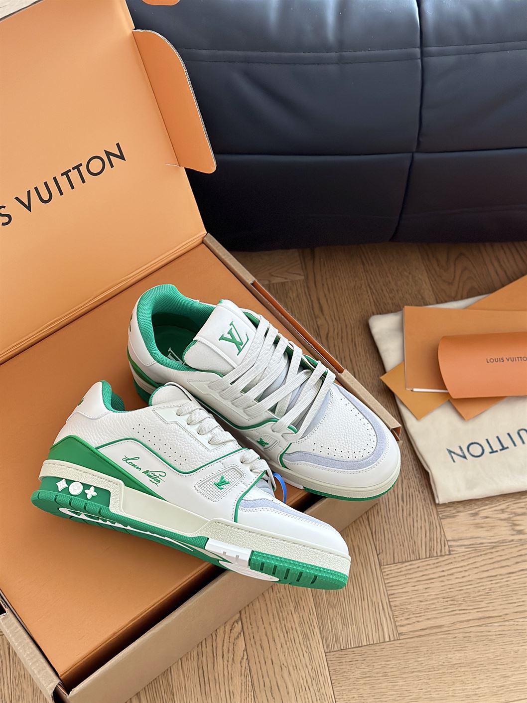 LOUIS VUITTON LV TRAINER SNEAKER – LVS195