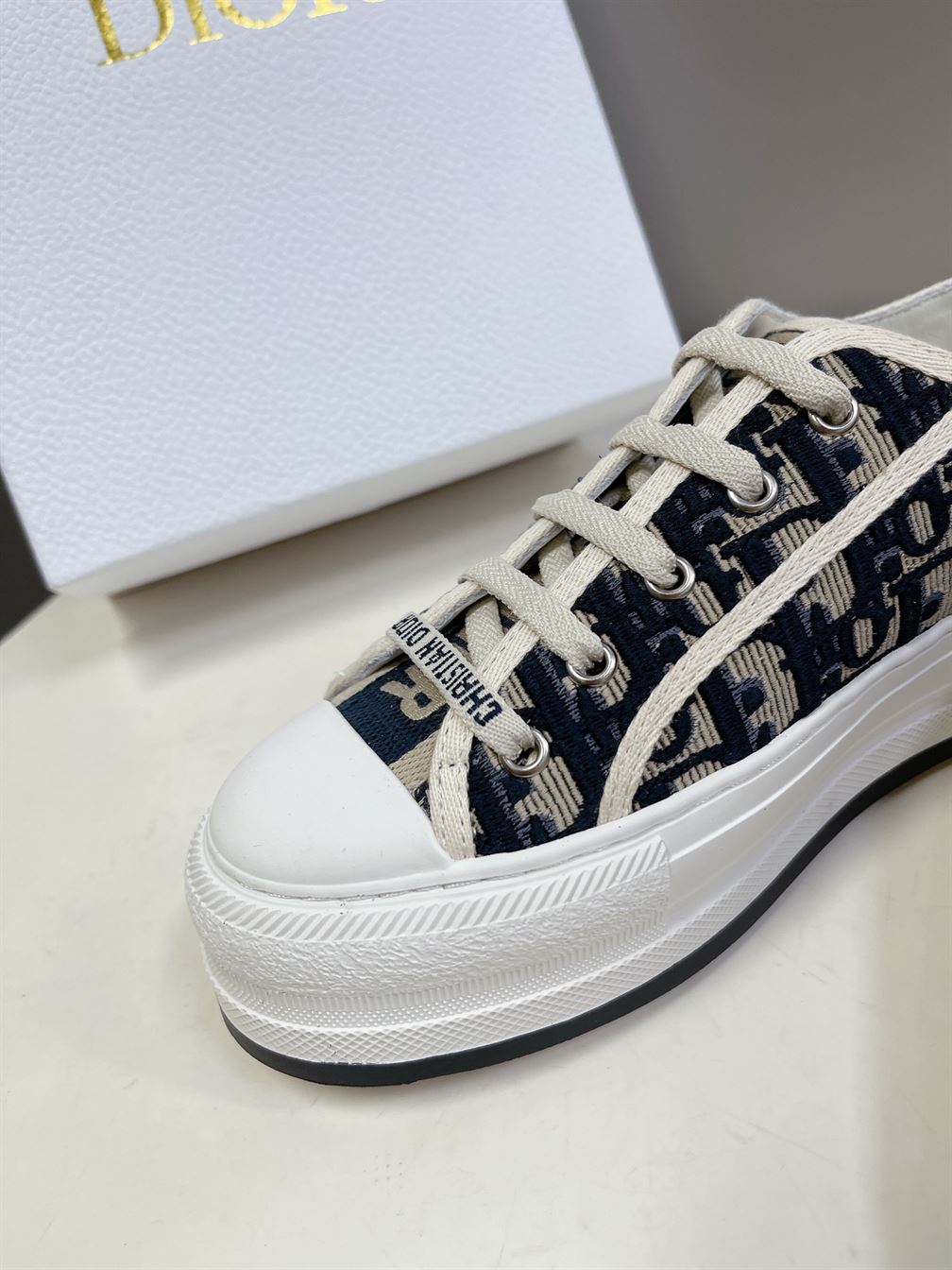 DIOR WALK’N’DIOR SNEAKER – DO123