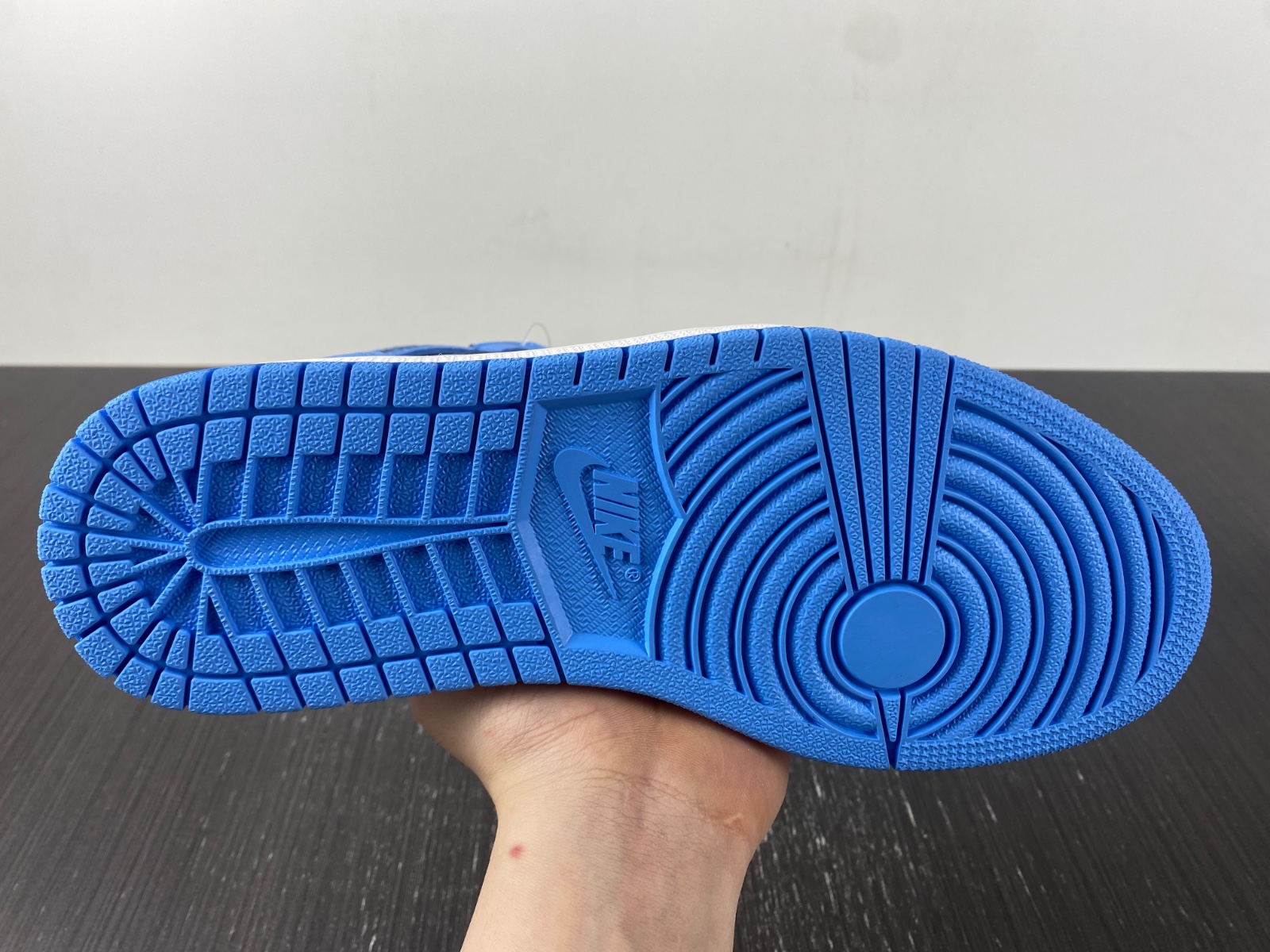 Air Jordan 1 Retro High OG ‘UNC Toe’