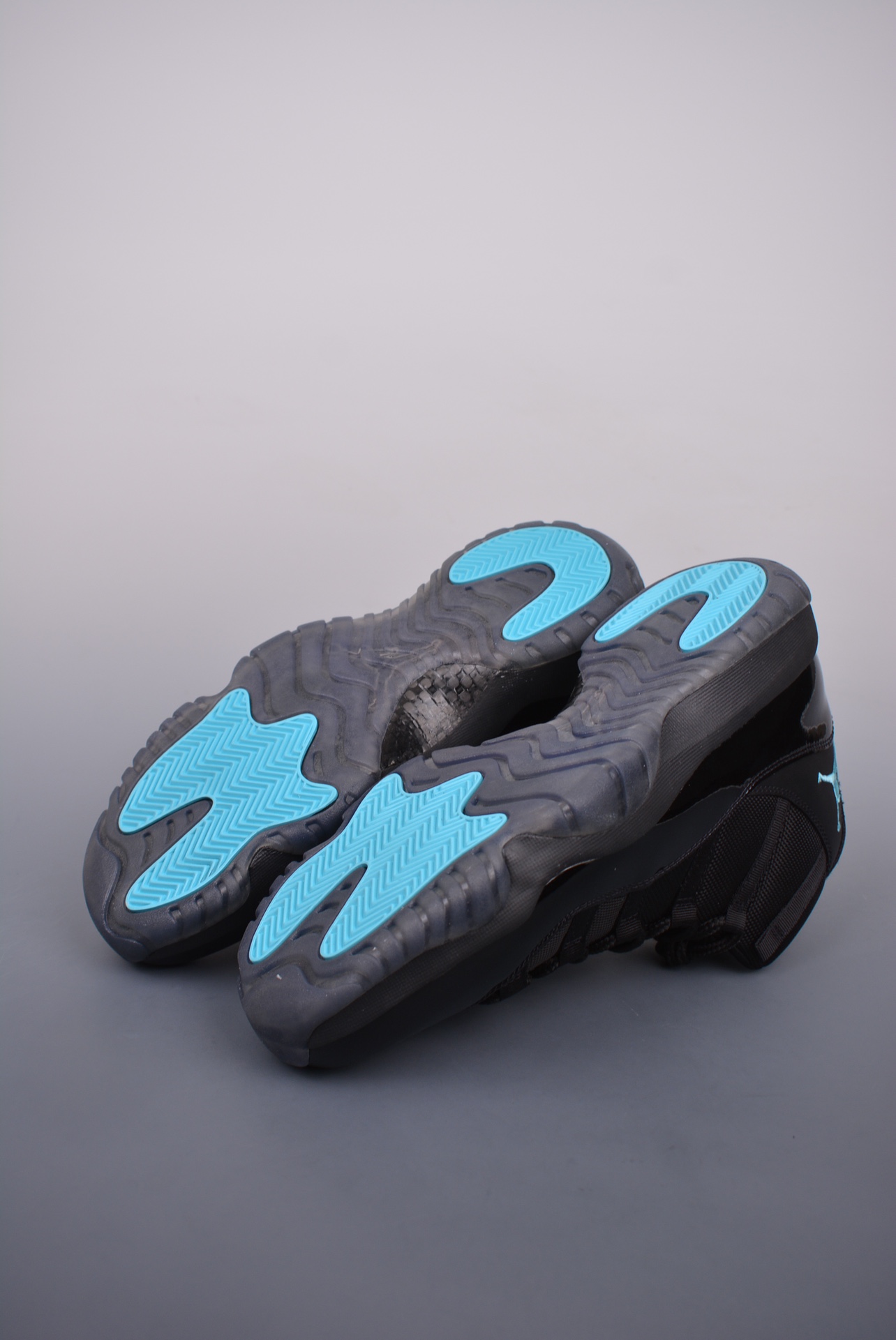 Air Jordan 11 Retro Gamma Blue