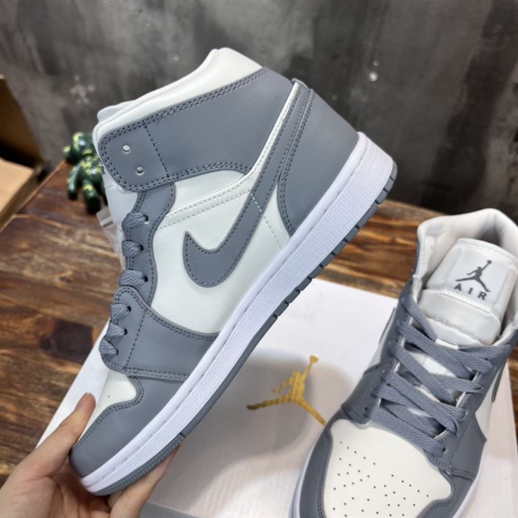 AIR JORDAN 1 MID ‘GREY SAIL’ – NSN030