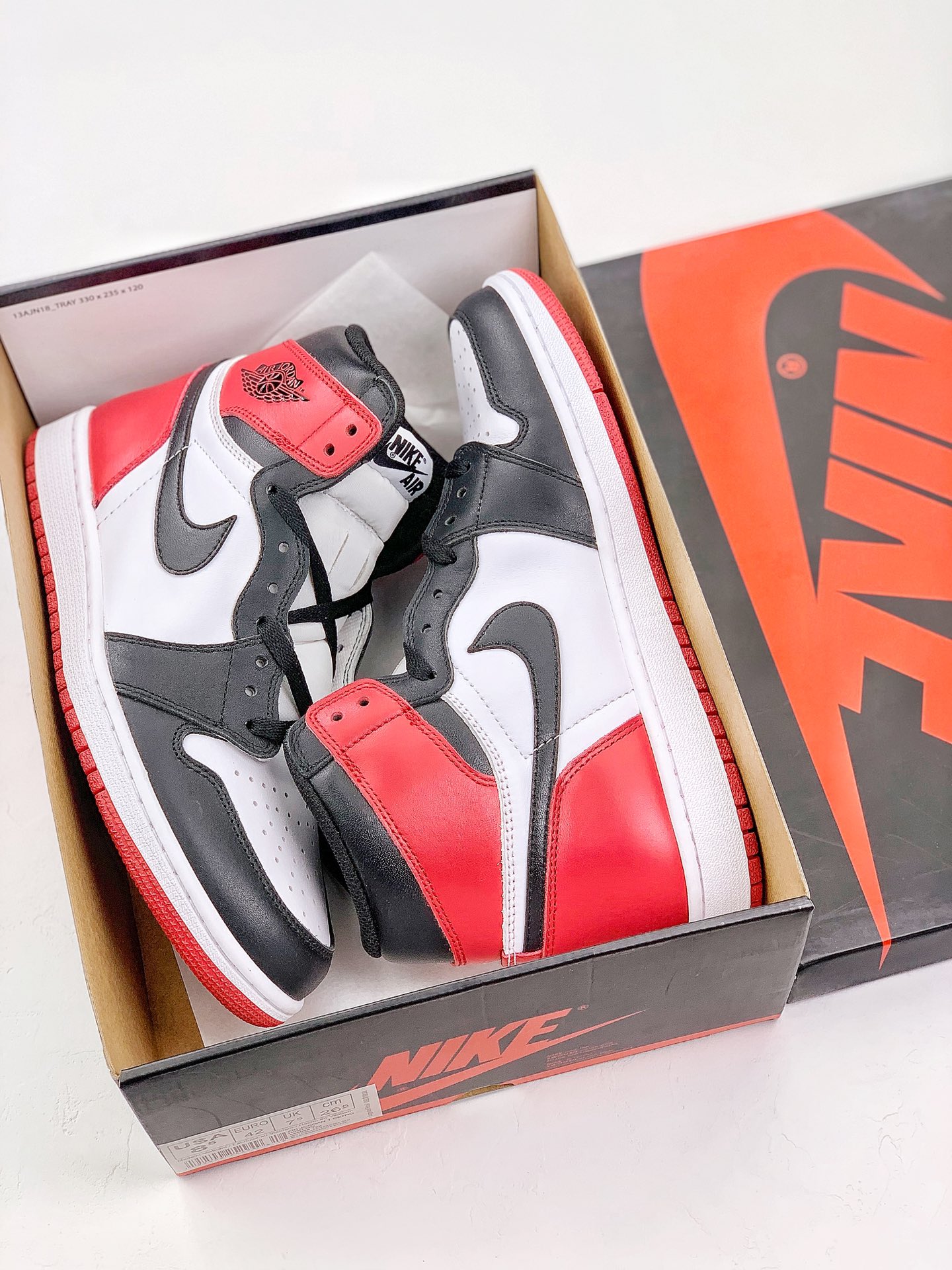 Jordan 1 Retro Black Toe (2016)