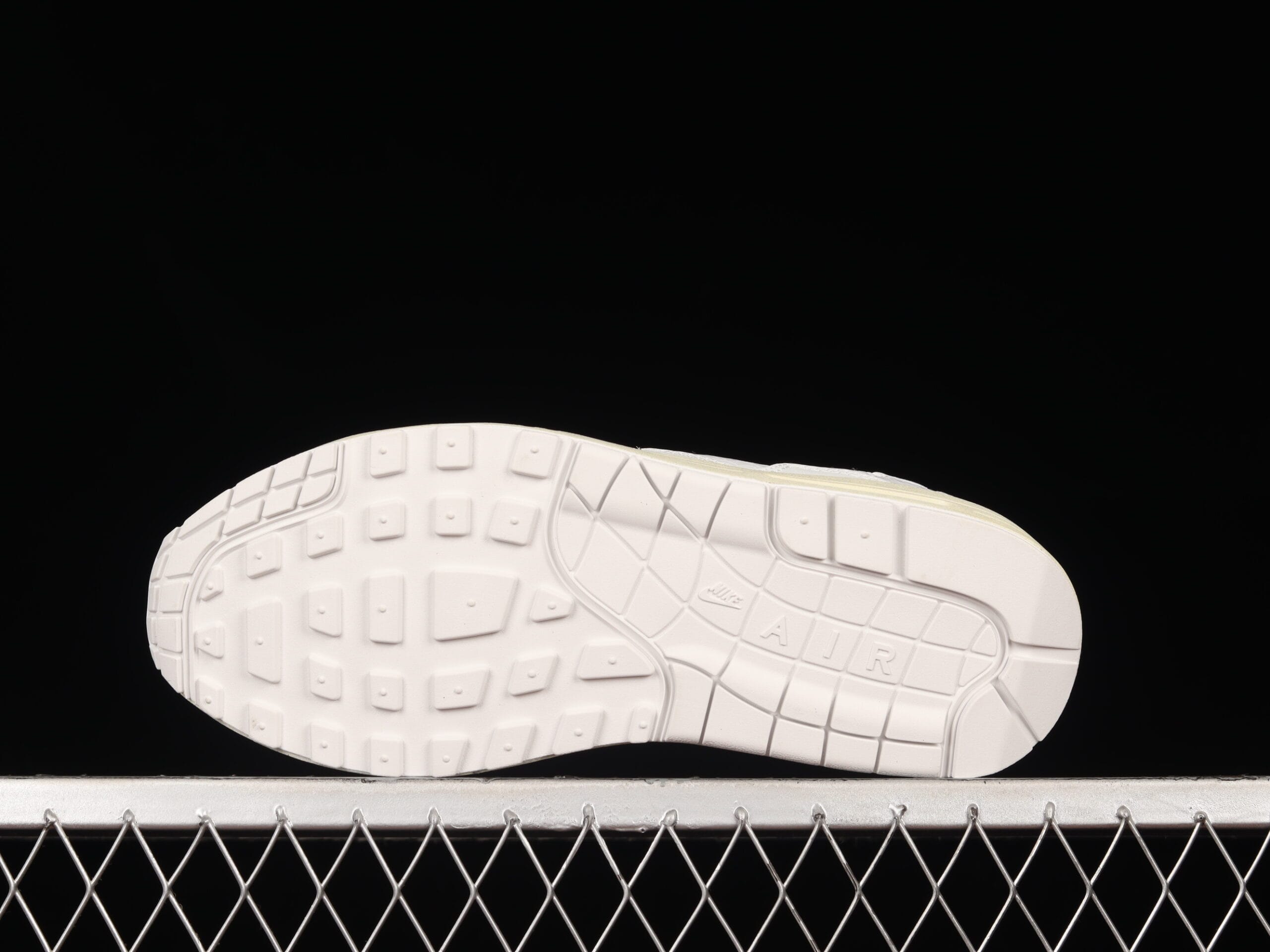 Nike Air Max 1 Patta Waves White