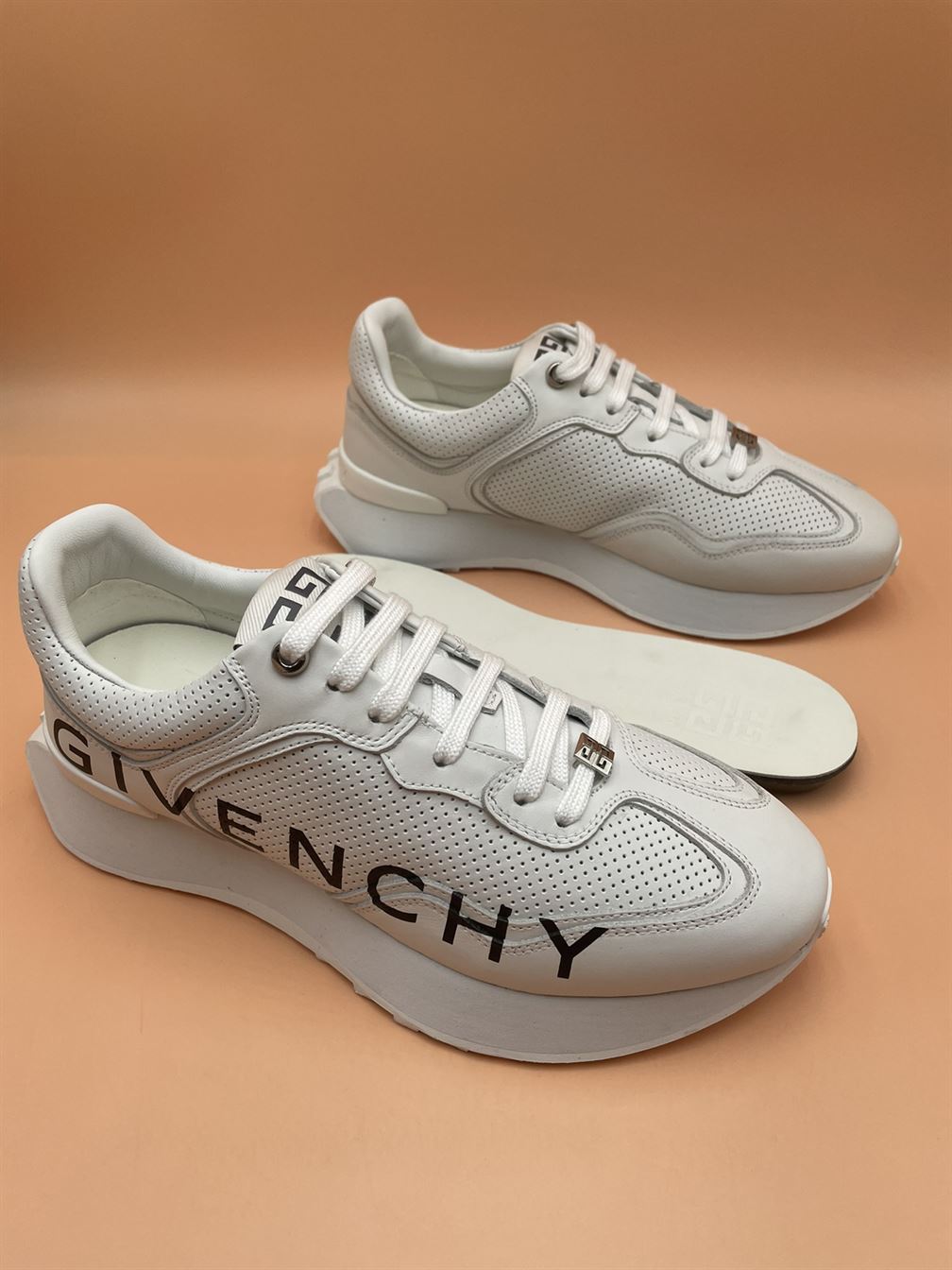 GIVENCHY RUNNER SNEAKERS IN PERFORATED LEATHER – GVC006