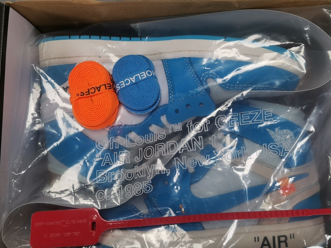 Air Jordan 1 Retro High Off-White University Blue Extended Size
