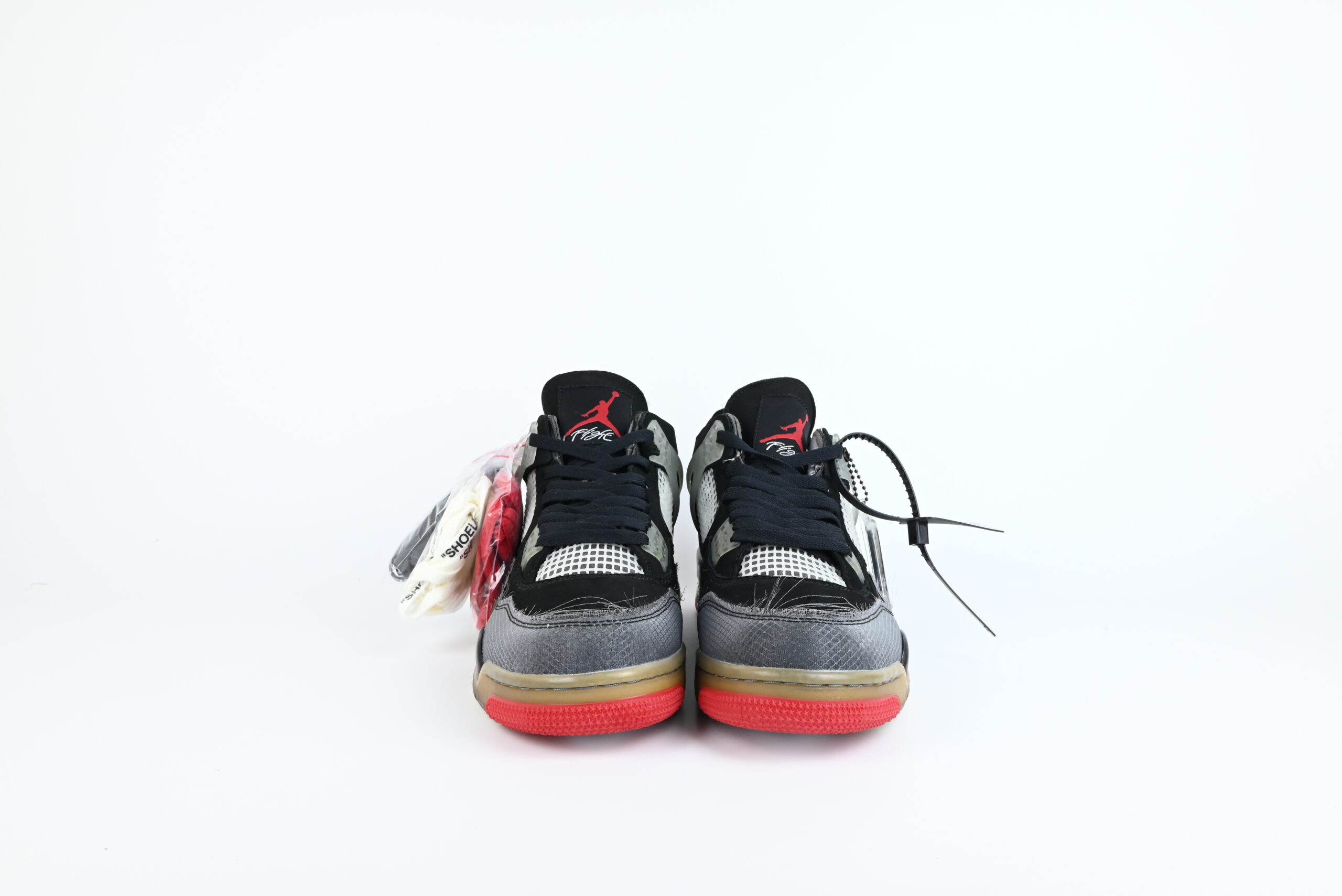 Off-White x Air Jordan 4 Bred