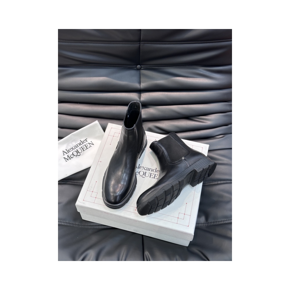 Alexander McQue* Men's high-top boots