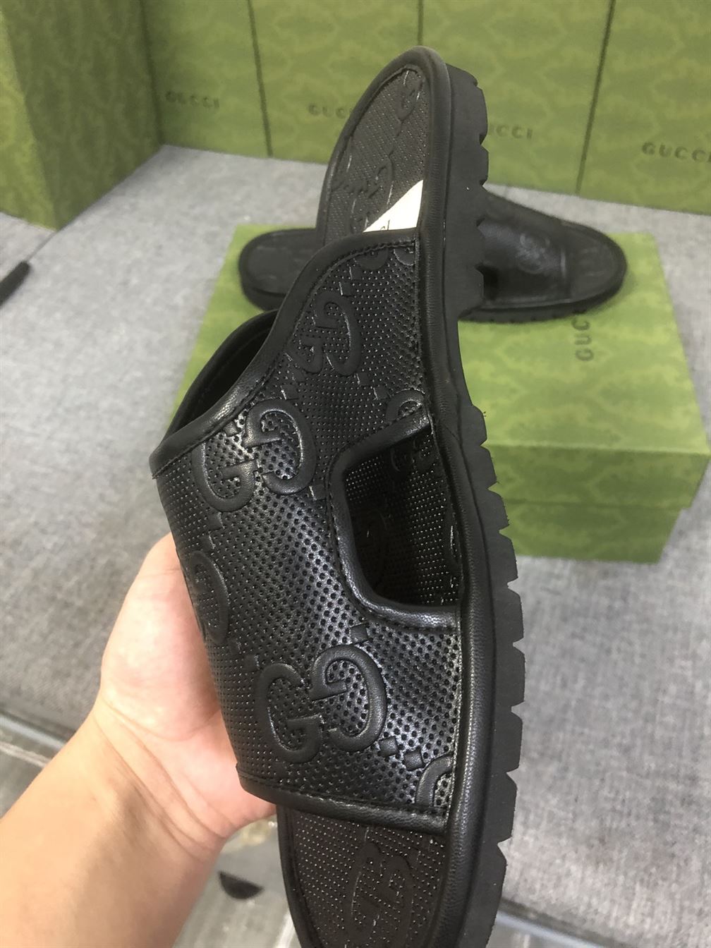 GUCCI MEN SLIDE SANDAL – GSL038