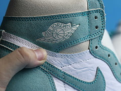 Air Jordan 1 Retro High OG ‘Turbo Green’