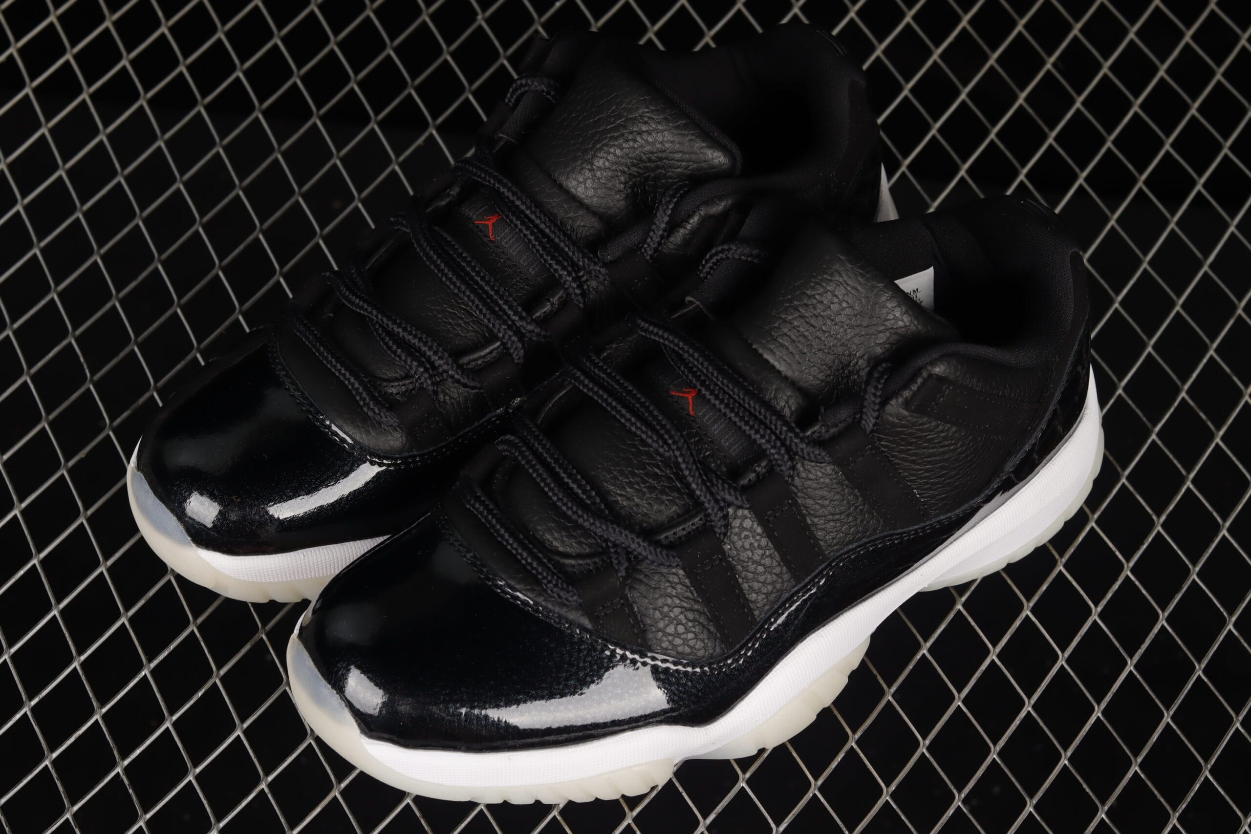 Jordan 11 Retro Low 72-10, Black/White/Sail/Gym Red