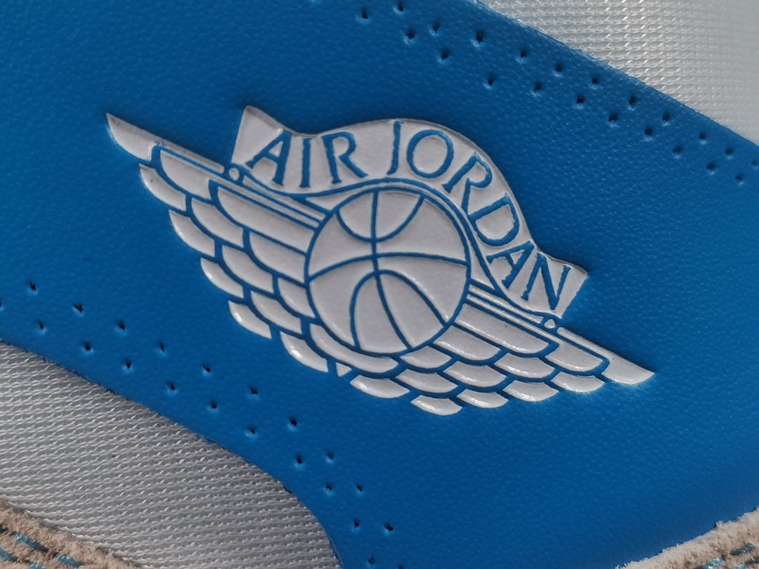 Air Jordan 1 Retro High Off-White University Blue Extended Size
