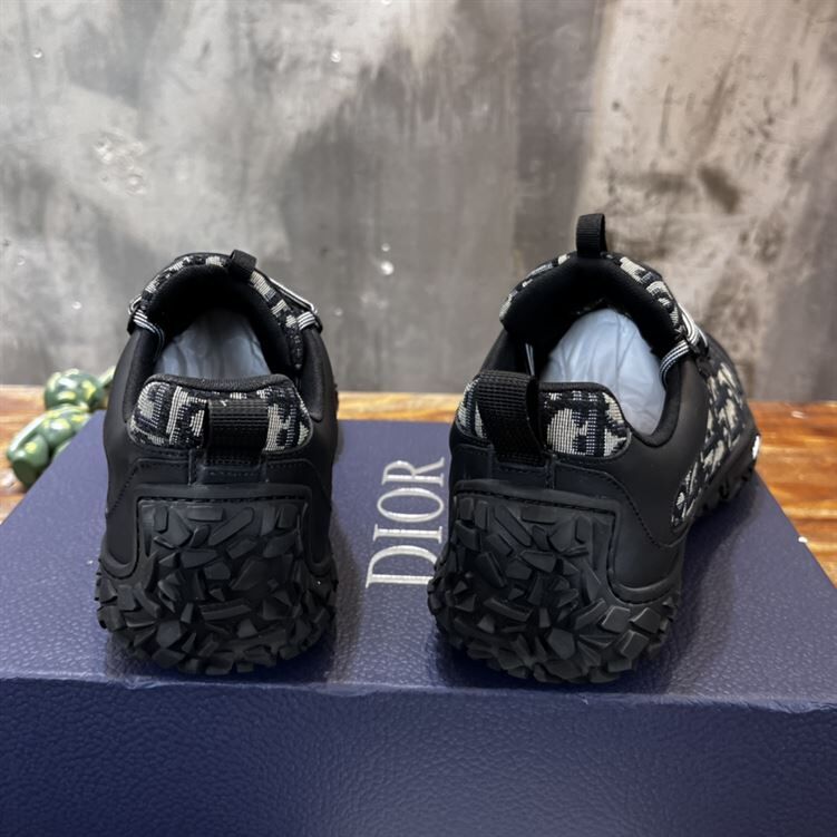 DIORIZON DERBY SHOE BEIGE AND BLACK DIOR OBLIQUE JACQUARD AND BLACK RUBBER – DO090