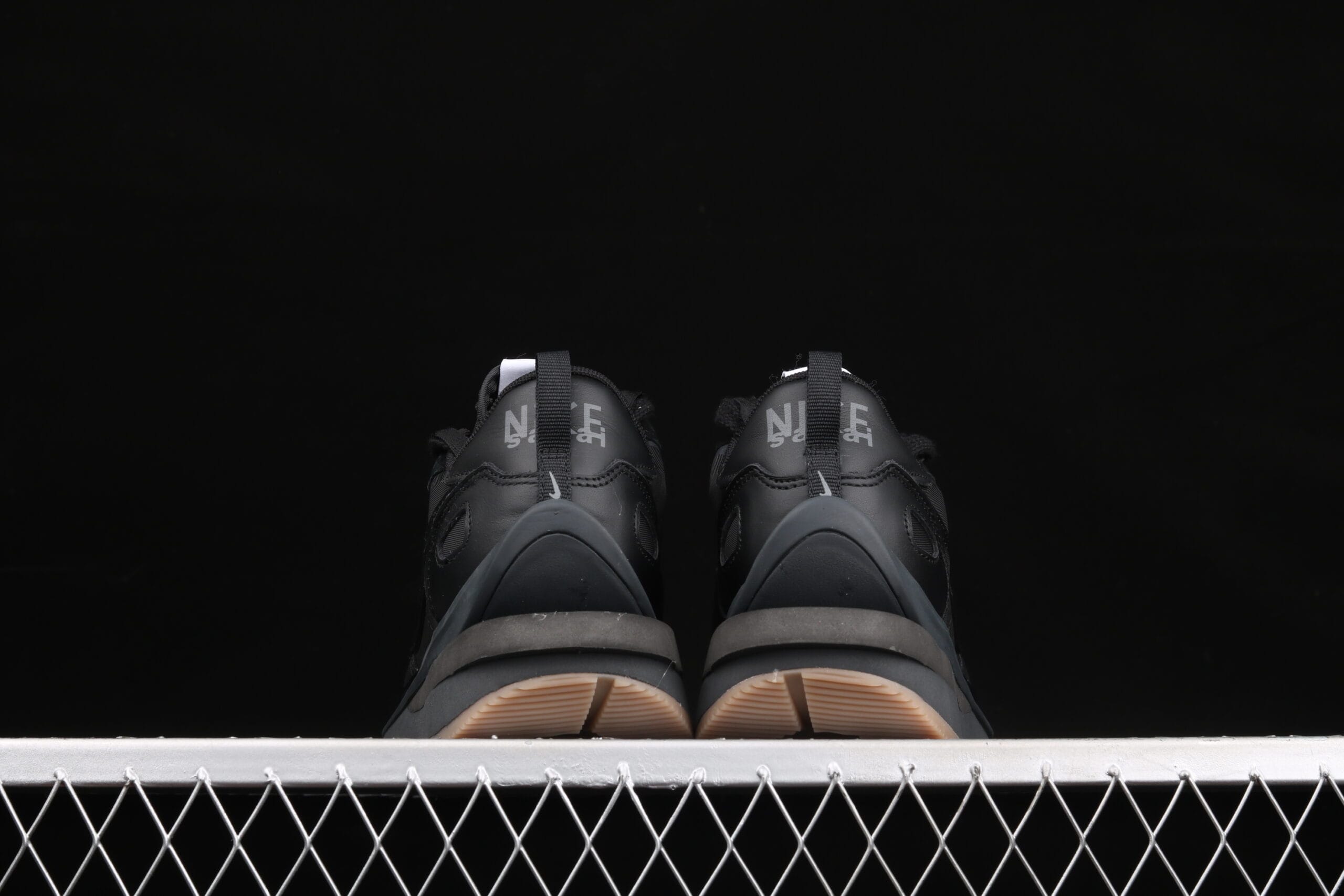 Nike Vaporwaffle, Sacai Black Gum