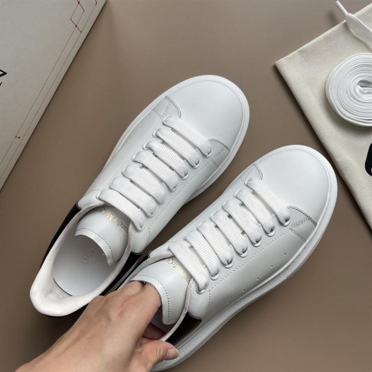 ALEXANDER MCQUEEN OVERSIZED LEATHER SNEAKERS – ALD017