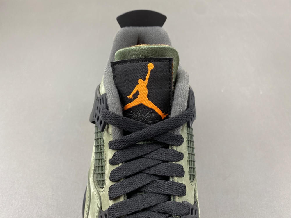 Jordan 4 Retro OG SP Undefeated (2025)