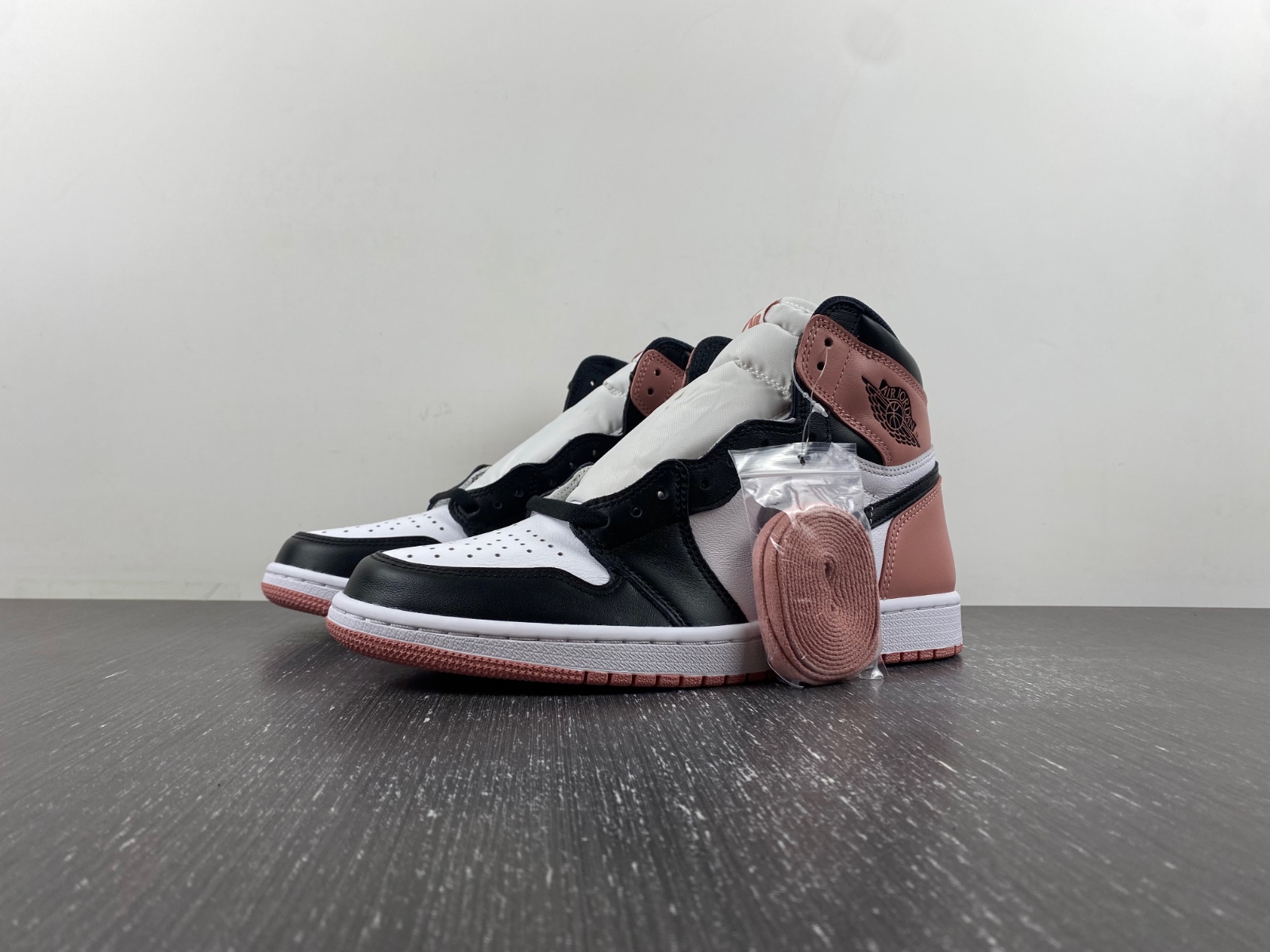 Jordan 1 Retro High Rust Pink