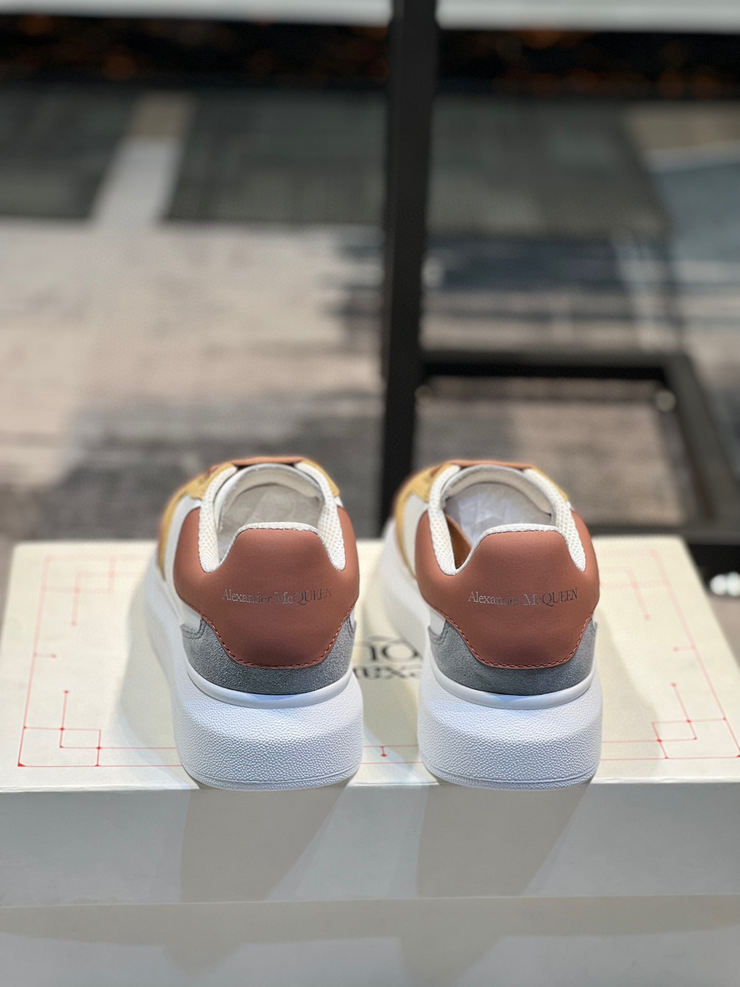 Alexander McQueen classic celebrity hit