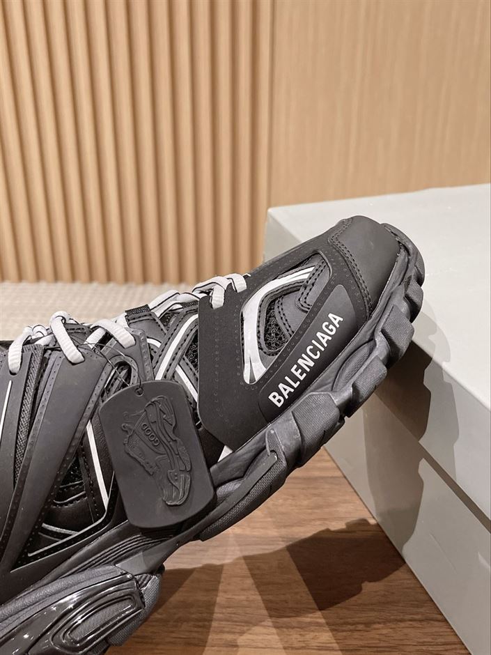 BALENCIAGA TRACK TRAINERS SNEAKER – BLA074