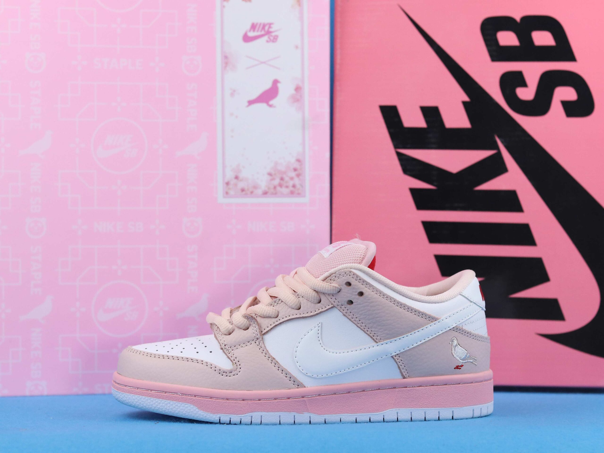 Nike SB Dunk Low Pink Pigeon