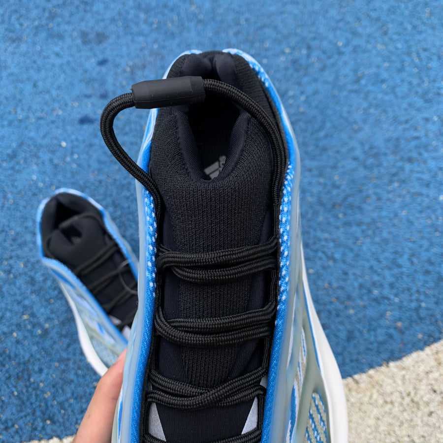 adidas Yeezy 700 V3 Arzareth